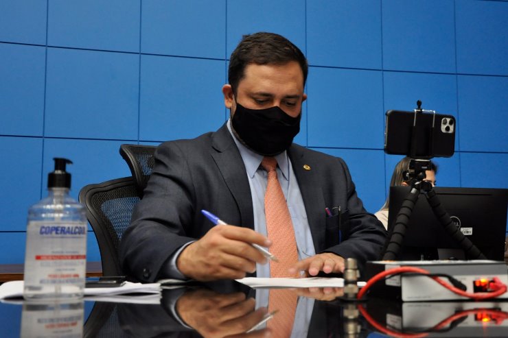 Imagem: Marcio Fernandes é o autor da matéria que beneficia quem tem os contratos públicos com o Poder Executivo no transporte escolar