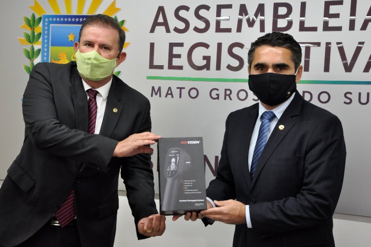 Imagem: ALEMS recebe doação de uma câmera termográfica portátil para aferição de temperatura da Unale