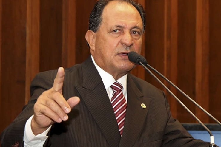 Imagem: Deputado Zé Teixeira na sessão plenária (Arquivo). 