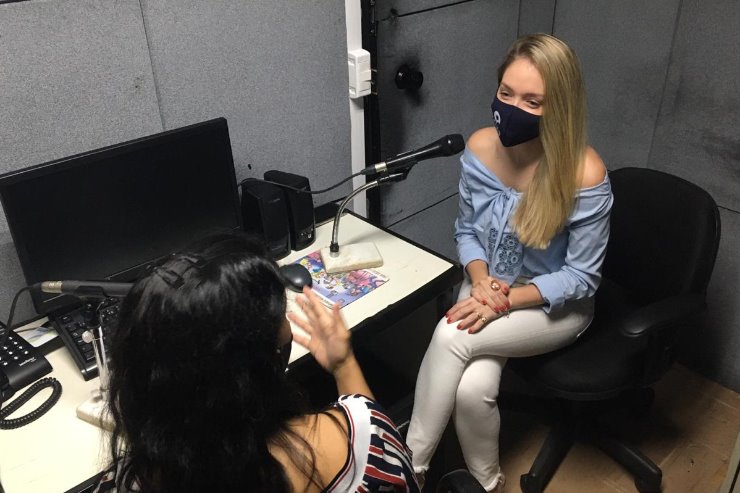 Imagem: No Outubro Rosa, o programa Vida Saudável, da Rádio ALEMS, fala dos primeiros sintomas do câncer de mama