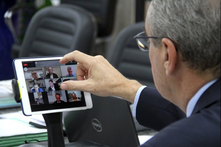 Imagem: Sessão plenária segue de maneira remota e pode ser assistida ao vivo