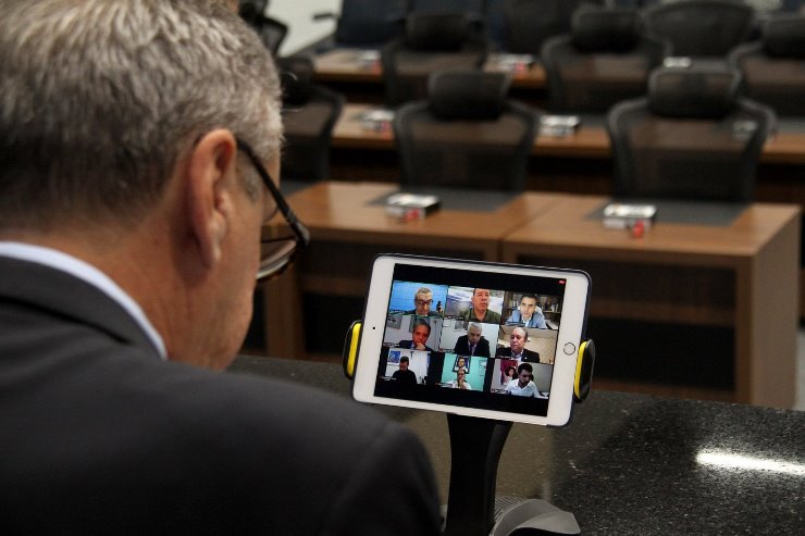 Imagem: Deputados realizaram mais uma sessão remota.
