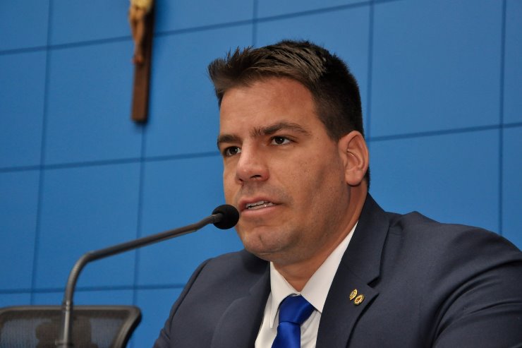 Imagem: Capitão Contar apresentou matéria para aumentar a publicidade em placas informativas nas obras públicas