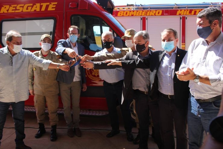 Imagem: Coronel David durante entrega de viaturas em São Gabriel do Oeste: "mais qualidade e agilidade no atendimento à população"