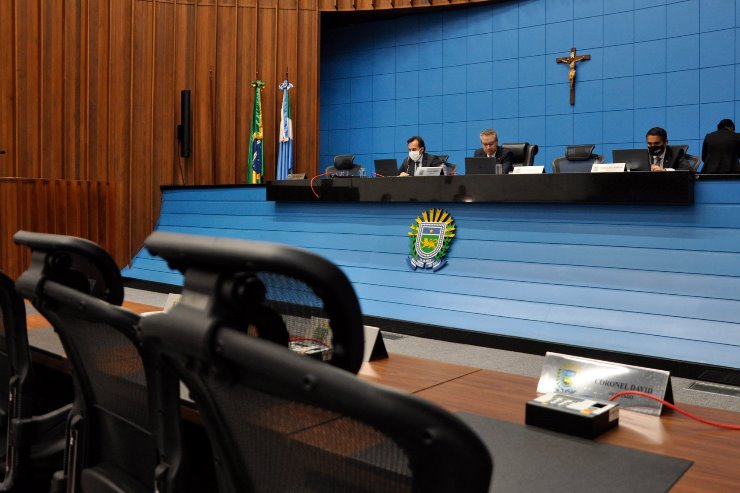 Imagem: As sessões ordinárias da ALEMS estão sendo realizadas remotamente a partir do plenário da Casa de Leis