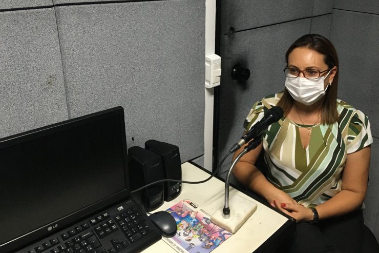 Imagem: A farmacêutica Daniely Proença fala sobre os benefícios da terapia floral no programa Vida Saudável