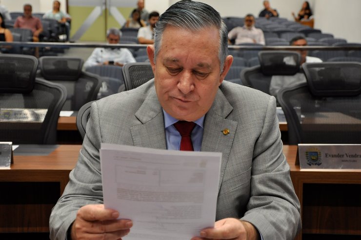 Imagem: "Em tempos de pandemia, a violência doméstica aumenta. É necessário proteger as vítimas", afirma Antônio Vaz