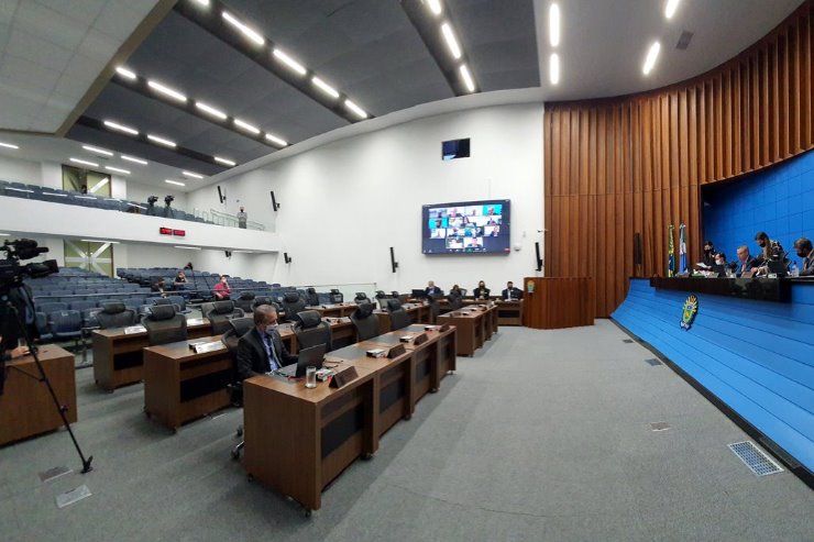 Imagem: Em ano de pandemia, o plenário da ALEMS ficou quase vazio, mas o trabalho foi intenso, com aprovação de 147 leis  