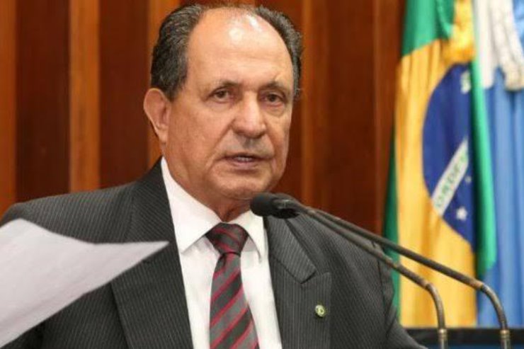 Imagem: Deputado Zé Teixeira na sessão plenária (Arquivo). 