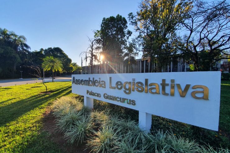 Imagem: Deputados deliberaram sobre medidas cautelares durante a primeira sessão plenária do ano, nesta quarta-feira