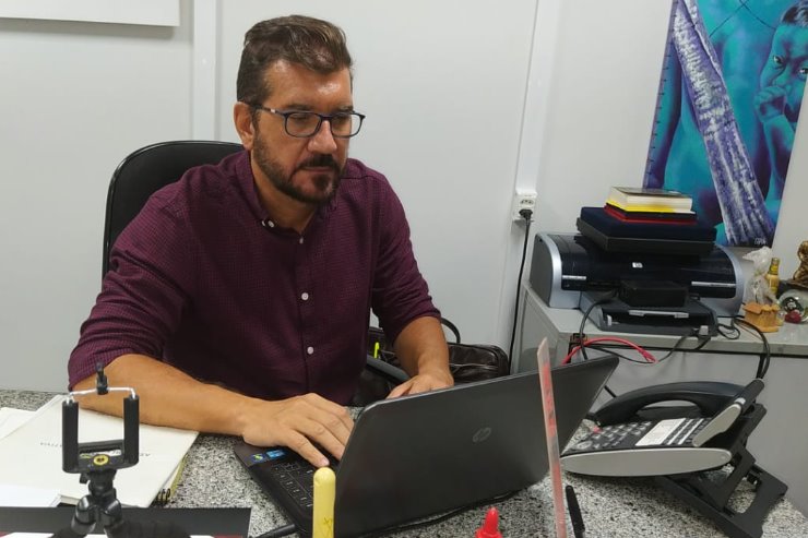 Imagem: O deputado Pedro Kemp participou remotamente da sessão ordinária desta quinta-feira