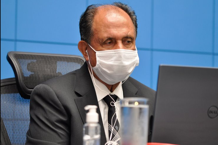 Imagem: Deputado Zé Teixeira na sessão plenária (Arquivo). 