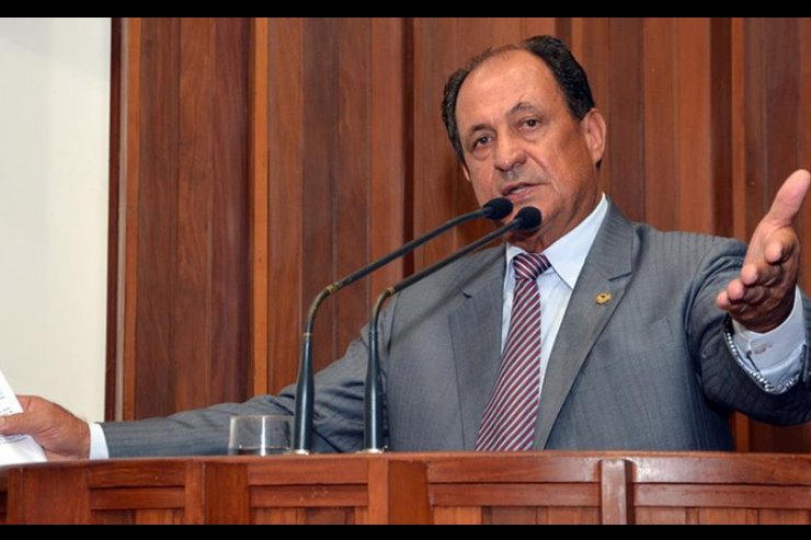 Imagem: Deputado Zé Teixeira na sessão plenária (Arquivo). 