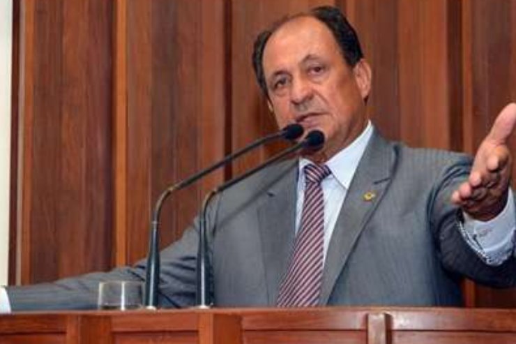 Imagem: Deputado Zé Teixeira na sessão plenária (Arquivo). 