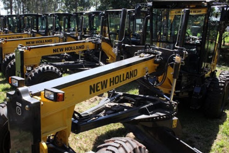 Imagem: Motoniveladoras serão destinadas para melhorar o setor da infraestrutura dos municípios. 