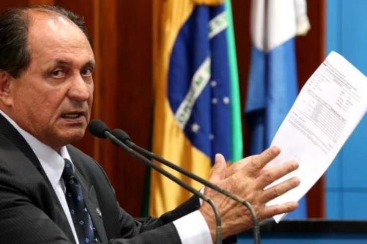 Imagem: Deputado Zé Teixeira na sessão plenária (Arquivo). 