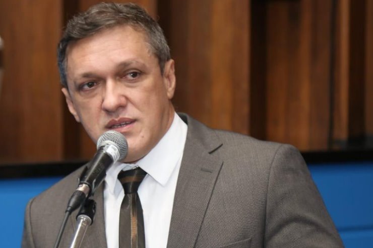 Imagem: Deputado Lucas de LIma é o autor da proposta que visa ajudar mulheres vítimas de violência a buscarem ajuda na escola