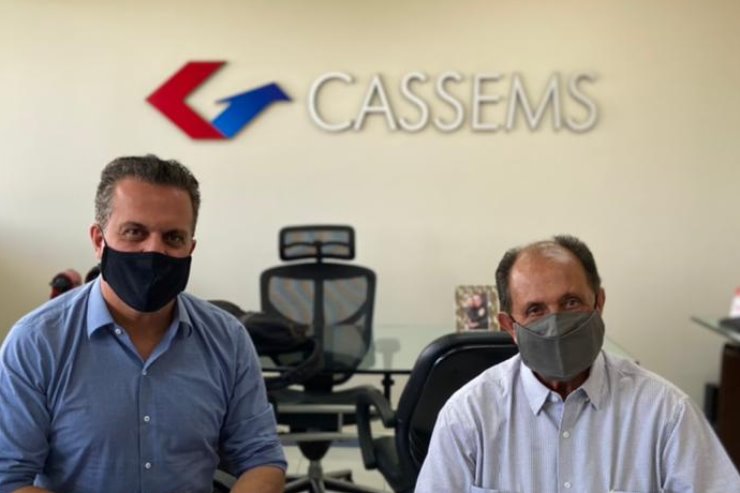 Imagem: Deputado Zé Teixeira com o presidente da Cassems, Ricardo Ayache 