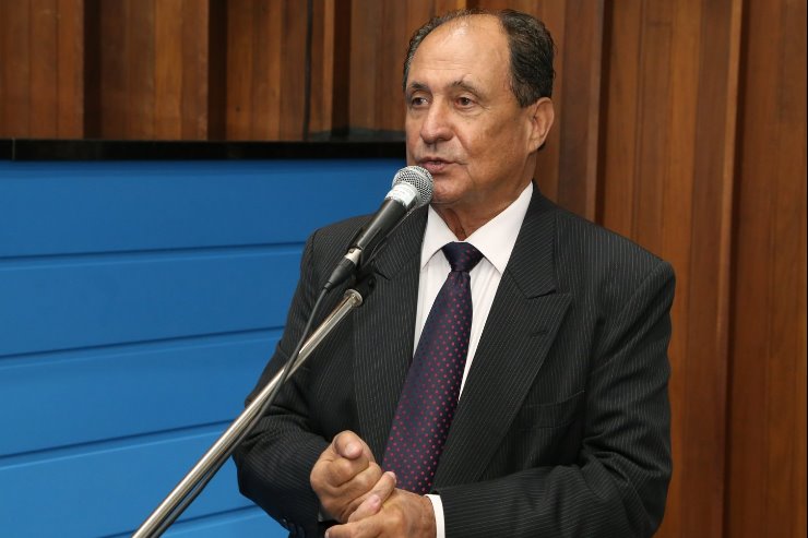 Imagem: Deputado Zé Teixeira na sessão plenária (Arquivo). 