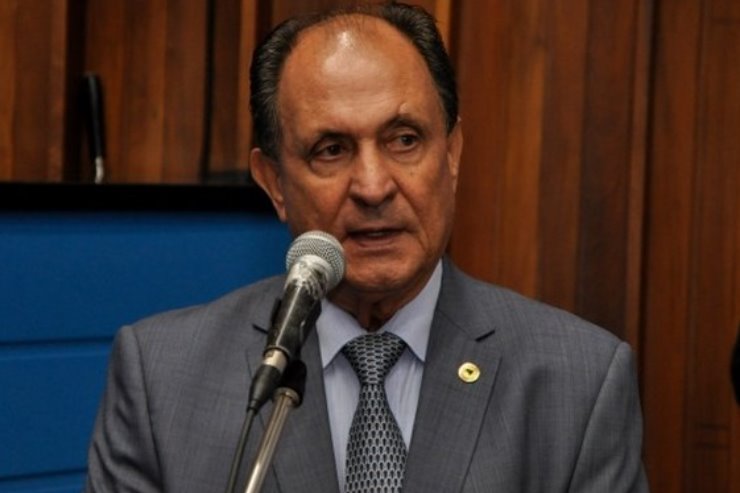 Imagem: Deputado Zé Teixeira na sessão plenária (Arquivo). 