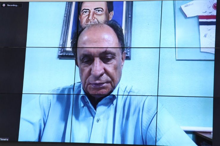 Imagem: Deputado Zé Teixeira na sessão plenária (Arquivo). 