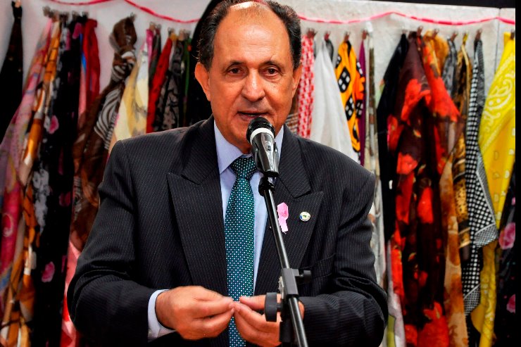 Imagem: Deputado Zé Teixeira na sessão plenária (Arquivo). 