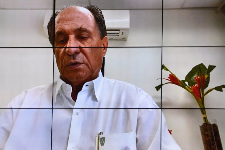 Imagem: Deputado Zé Teixeira na sessão plenária (Arquivo). 