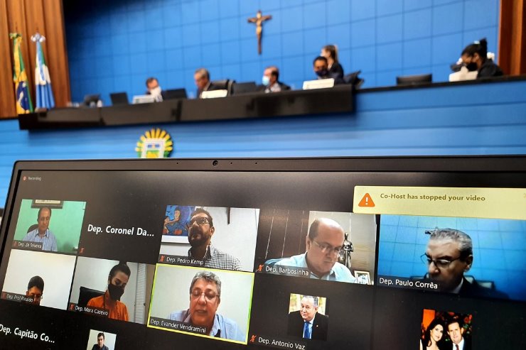 Imagem: Deputados ainda aprovaram outros quatro projetos nesta quinta-feira