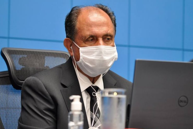 Imagem: Deputado Zé Teixeira na sessão plenária (Arquivo). 