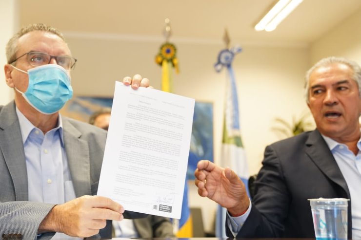 Imagem: Governador explica a importância do projeto aos parlamentares