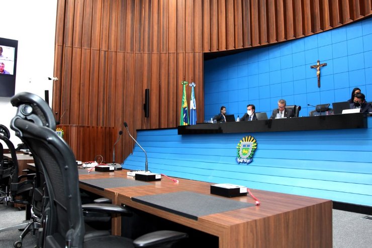 Imagem: Sessões estão sendo realizadas de forma semipresencial e transmitidas ao vivo