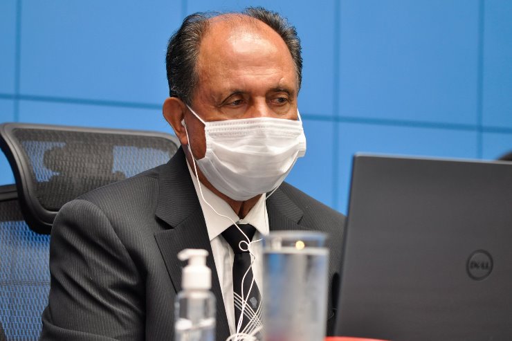 Imagem: Deputado Zé Teixeira na sessão plenária (Arquivo). 