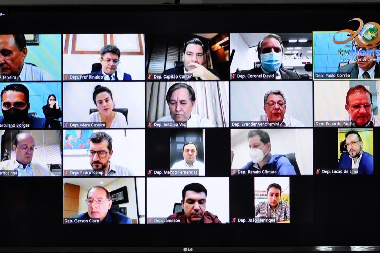 Imagem: As sessões mistas são realizadas por vídeoconferência e conduzidas do Plenário