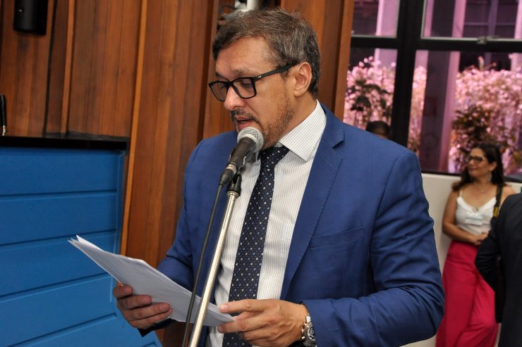 Imagem: Projeto de Lucas de Lima reconhece ópticas do Estado como atividade essencial