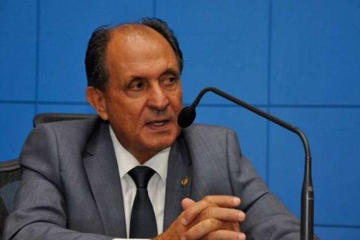 Imagem: Deputado Zé Teixeira durante atuação parlamentar. (Arquivo)