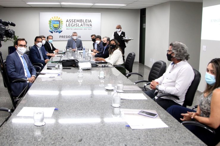 Imagem: Reunião na sala da Presidência recebeu representantes das Secretarias de Educação e de Finanças da Capital 