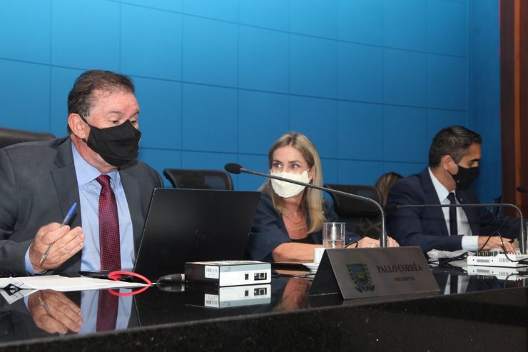 Imagem: Deputada Ivana participou de parte da sessão de hoje em plenário