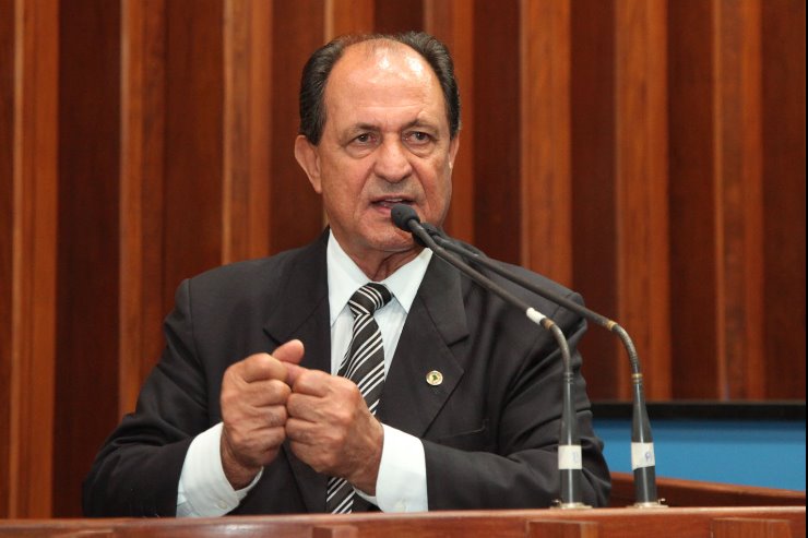 Imagem: Deputado Zé Teixeira durante atuação parlamentar. (Arquivo)