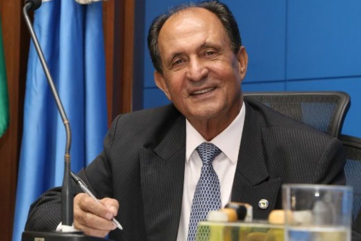 Imagem: Deputado Zé Teixeira durante atuação parlamentar. (Arquivo)