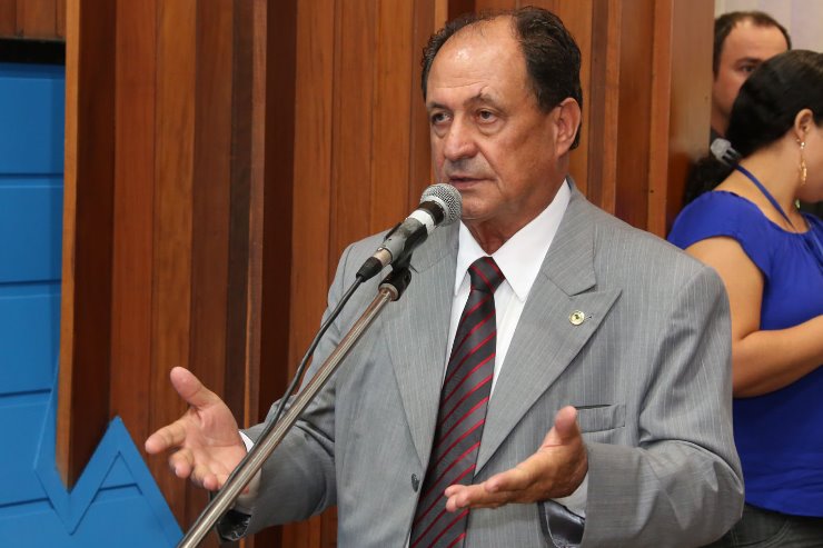 Imagem: Deputado Zé Teixeira durante atuação parlamentar. (Arquivo)