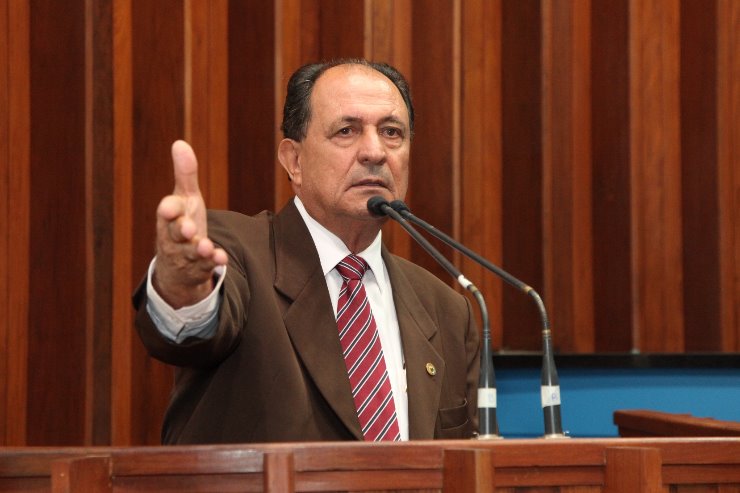 Imagem: Deputado Zé Teixeira durante atuação parlamentar. (Arquivo)