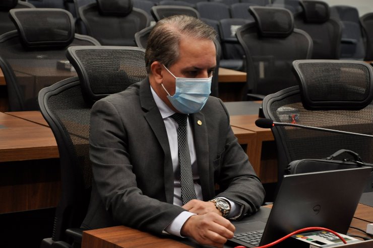 Imagem: O deputado estadual Coronel David é o autor da lei que reconhece como essenciais os serviços de beleza