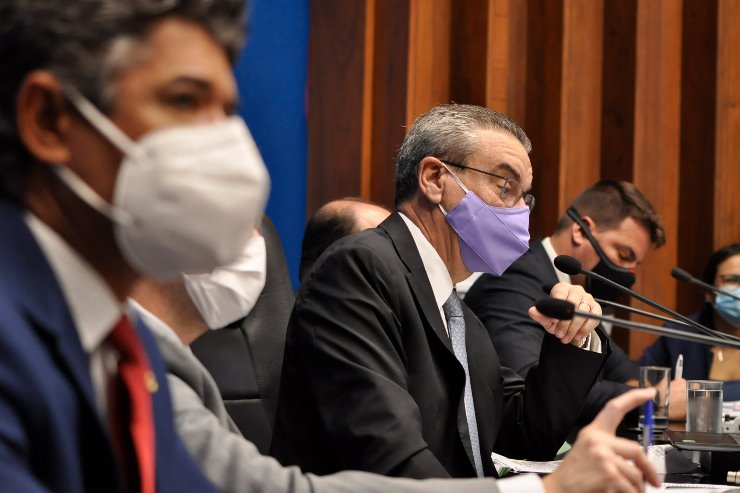 Imagem: As sessões mistas são realizadas por vídeoconferência e conduzidas do Plenário