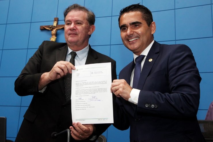 Imagem: Os deputados Eduardo Rocha e Herculano Borges destacaram a superação dos atletas paralímpicos 