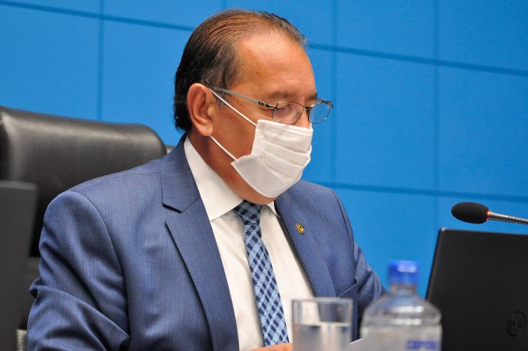 Imagem: Gerson Claro á o autor da lei que homenageia o ex-prefeito de Ponta Porã Hélio Peluffo