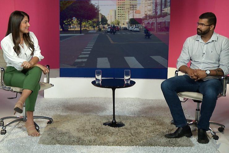 Imagem: O entrevistado dessa edição é Dionnes Jorge, instrutor de trânsito na capital 