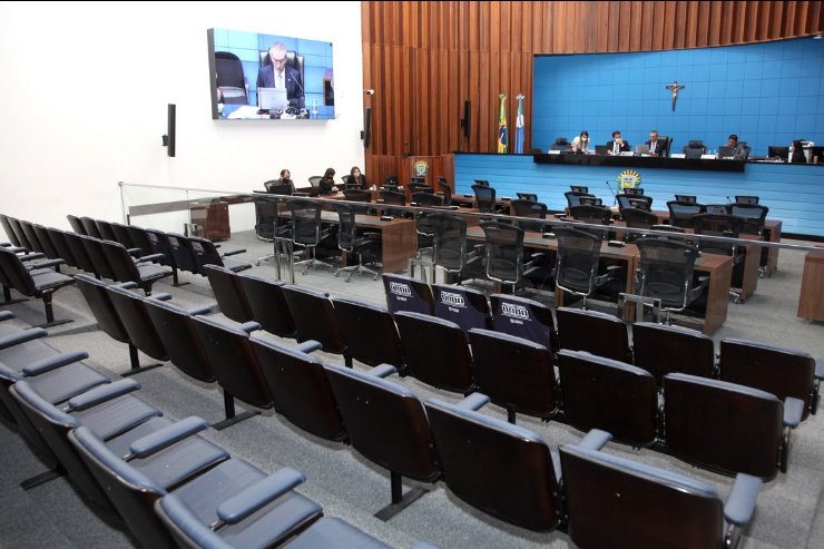 Imagem: As sessões ordinárias são realizadas no plenário da ALEMS com participação remota da maioria dos deputados, devido à medida de biossegurança