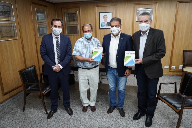 Imagem: ALEMS recebeu cópias impressas por meio de parceria do Senado Federal