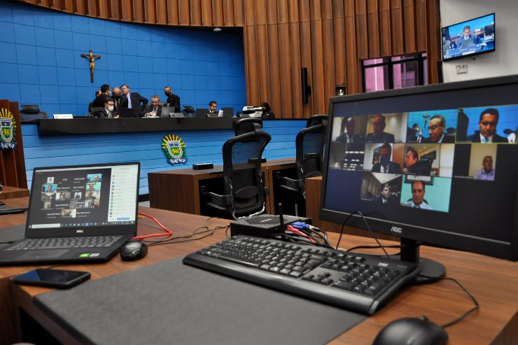 Imagem: Deputados analisam e votam projetos, com participações remotas ou presenciais, em sessões ordinárias da Assembleia Legislativa