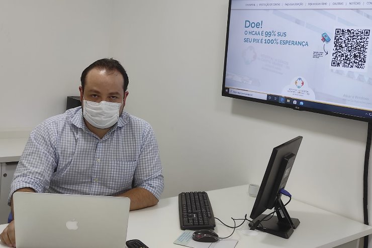 Imagem: Durante a entrevista, o especialista afirmou que o câncer de mama tem atingido cada vez mais mulheres no mundo